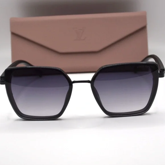Louis Vuitton Women’s SunglassesBlack FramePurple-Grey GradientNew